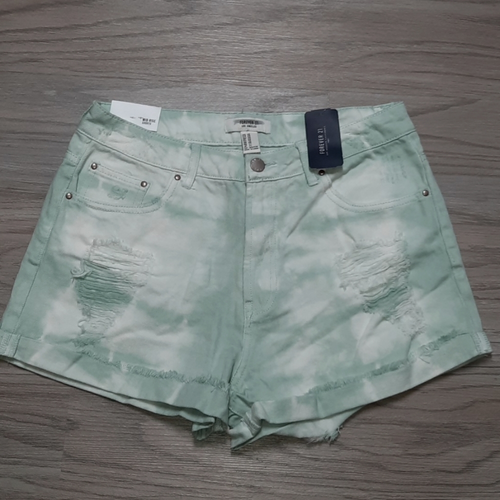 Forever 21 mid rise denim shorts size 28